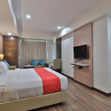 Krios Hotel - Near Sg Highway, Ахмедабад Екстер'єр фото