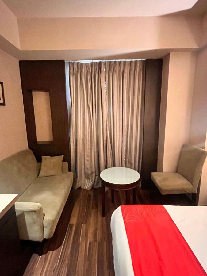 Krios Hotel - Near Sg Highway, Ахмедабад Екстер'єр фото