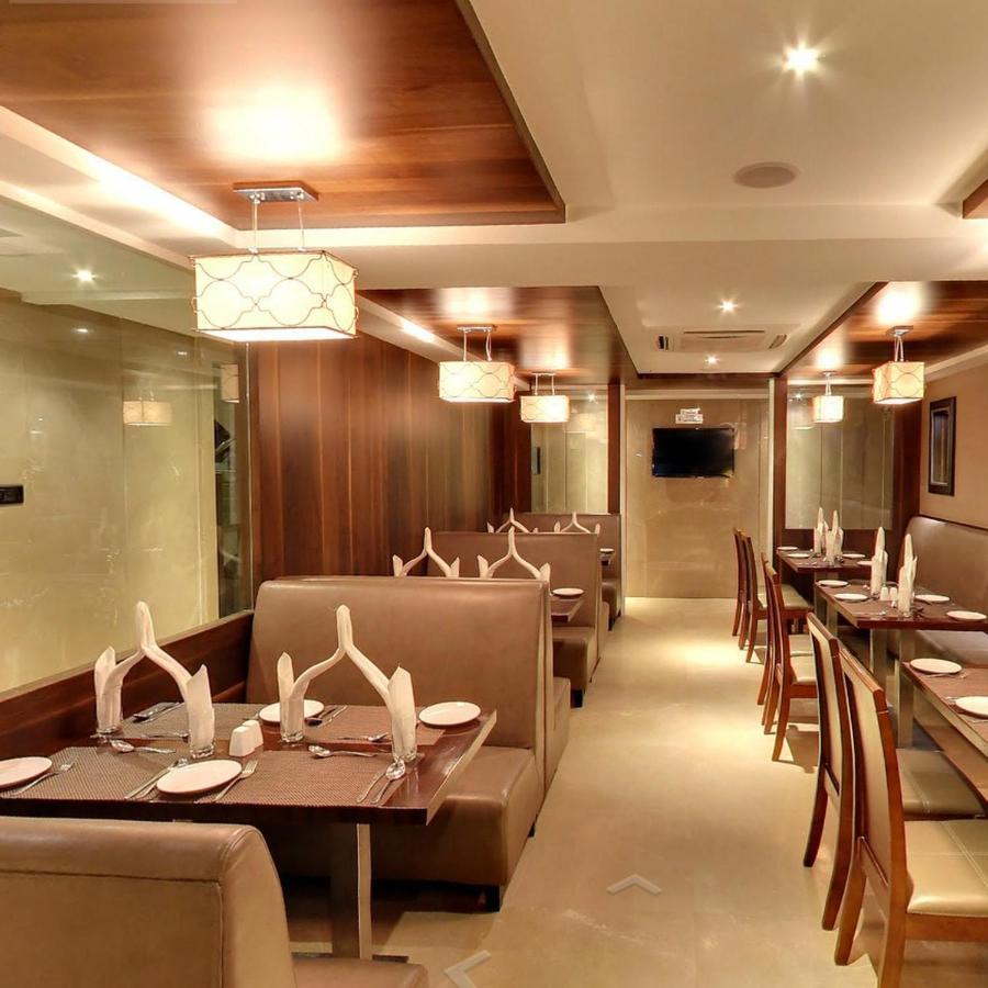 Krios Hotel - Near Sg Highway, Ахмедабад Екстер'єр фото