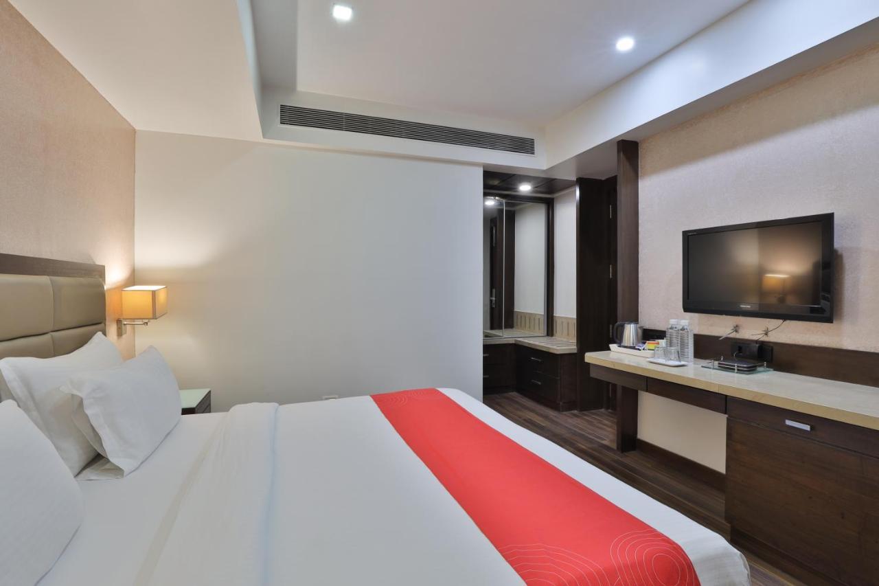 Krios Hotel - Near Sg Highway, Ахмедабад Екстер'єр фото
