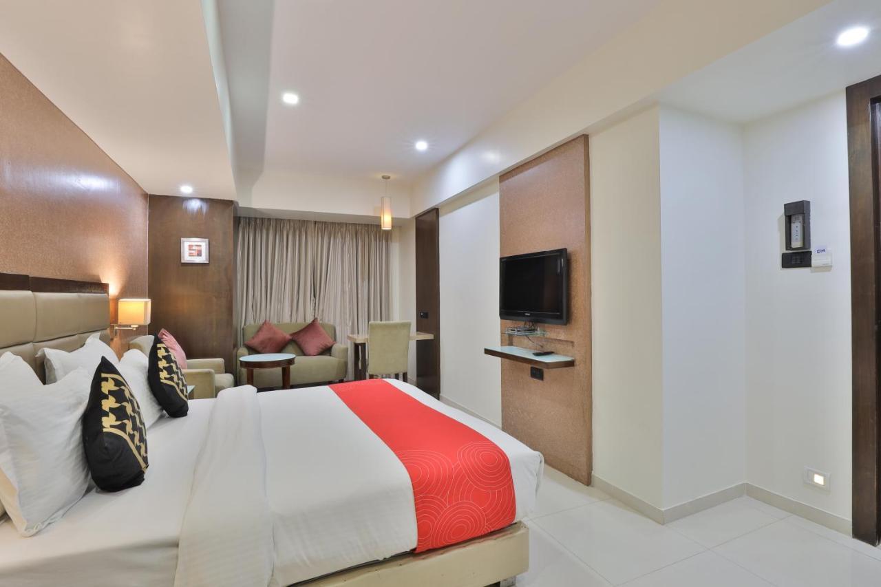 Krios Hotel - Near Sg Highway, Ахмедабад Екстер'єр фото