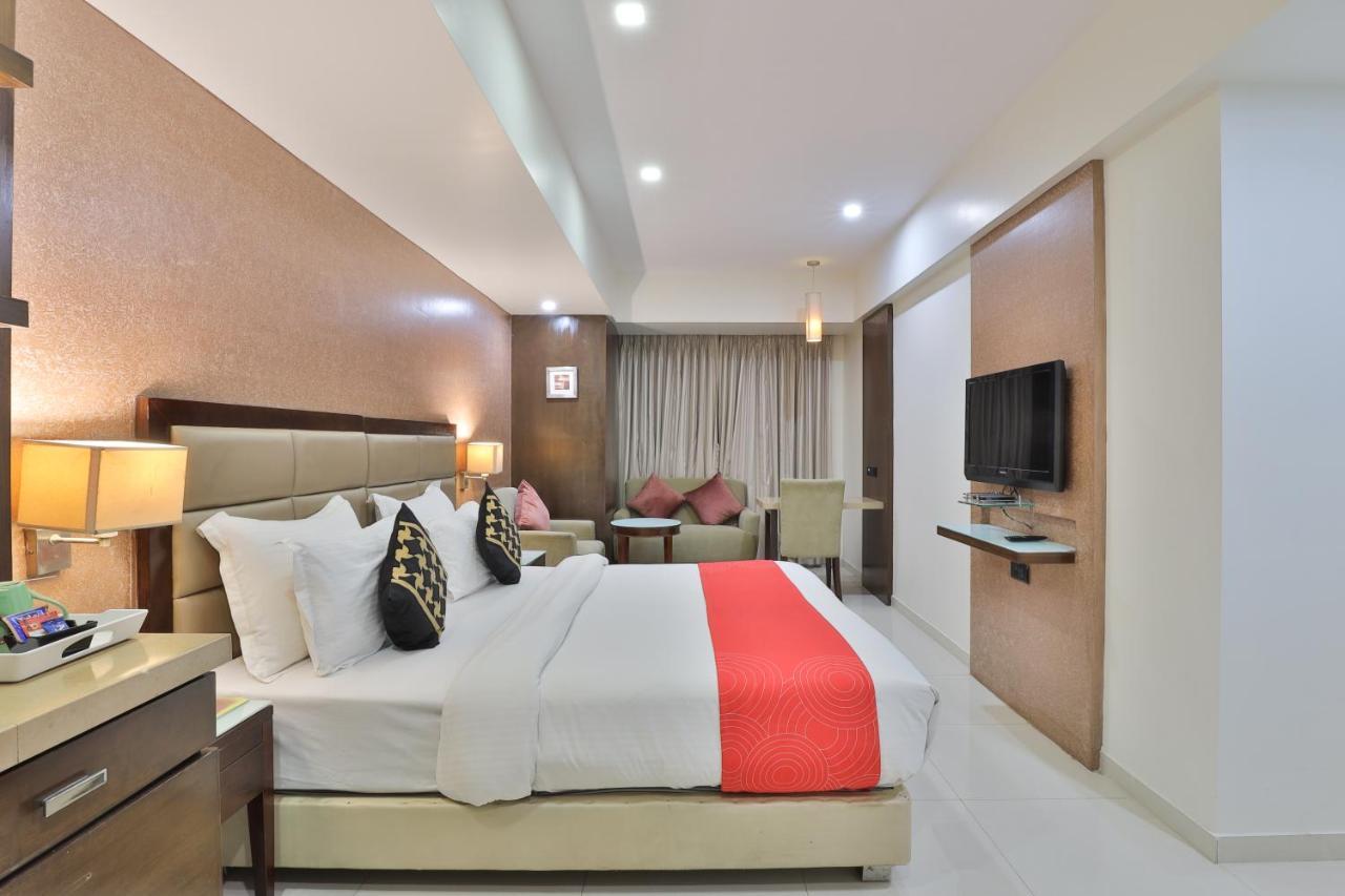 Krios Hotel - Near Sg Highway, Ахмедабад Екстер'єр фото